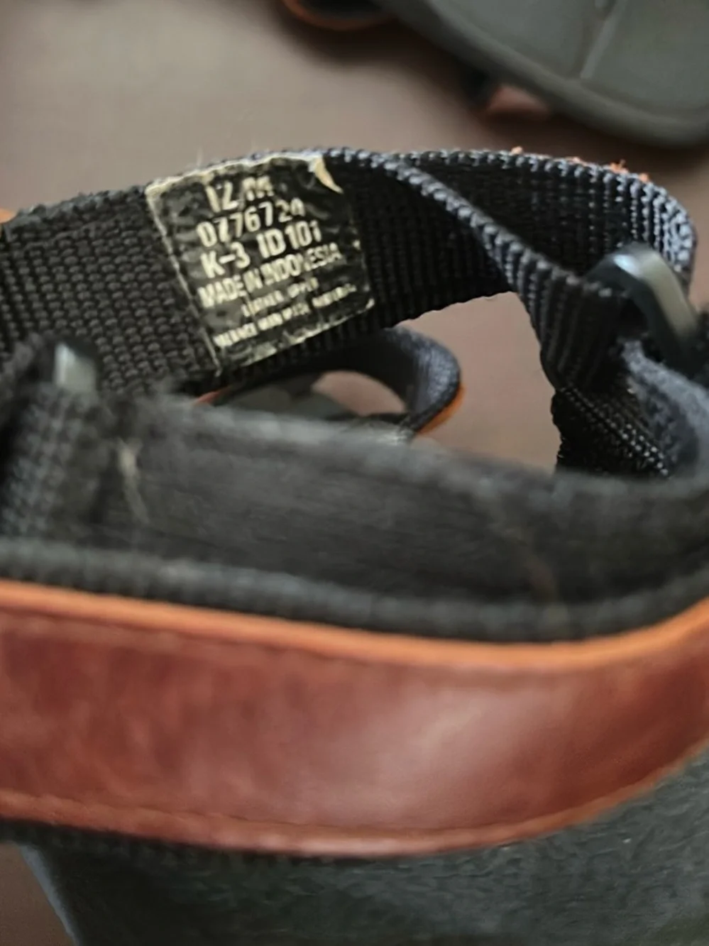 Mens sperry topsider sling back Velcro snap Sandals. Size 12.
